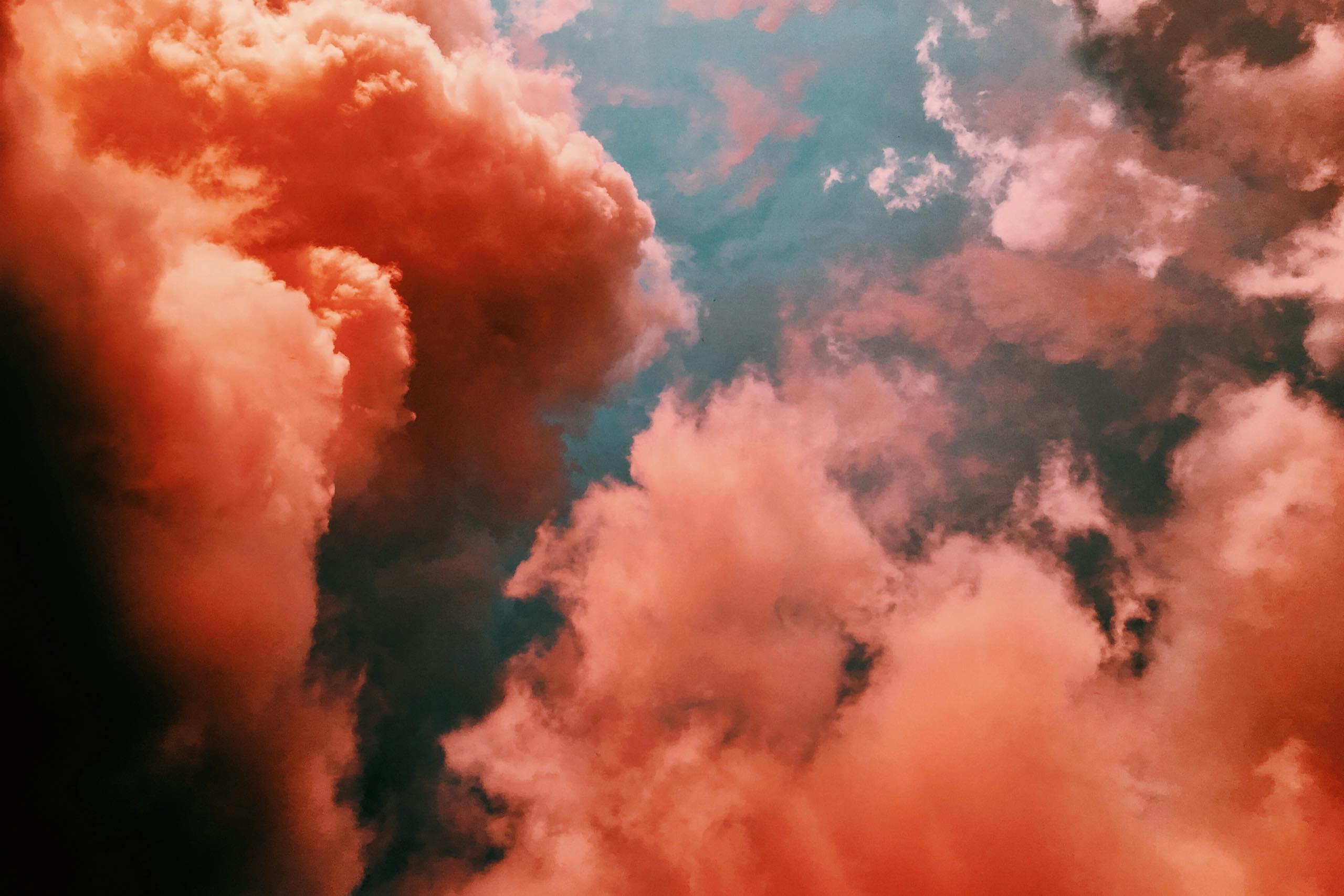 So fühlt sich MDMA an – warm, weich, ekstatisch. Rote Wolken.