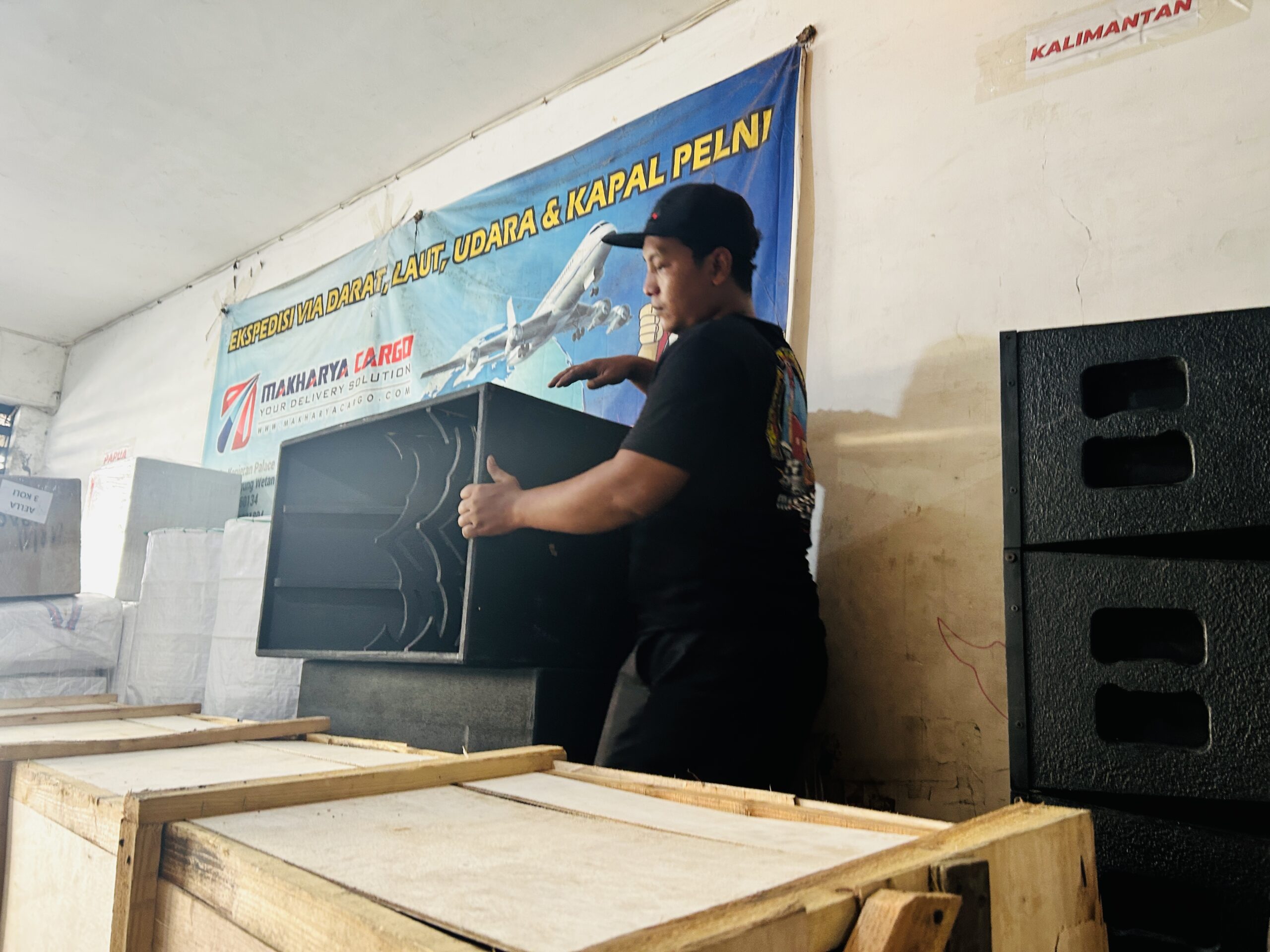 ekspedisi surabaya kendari door to door area luar kota