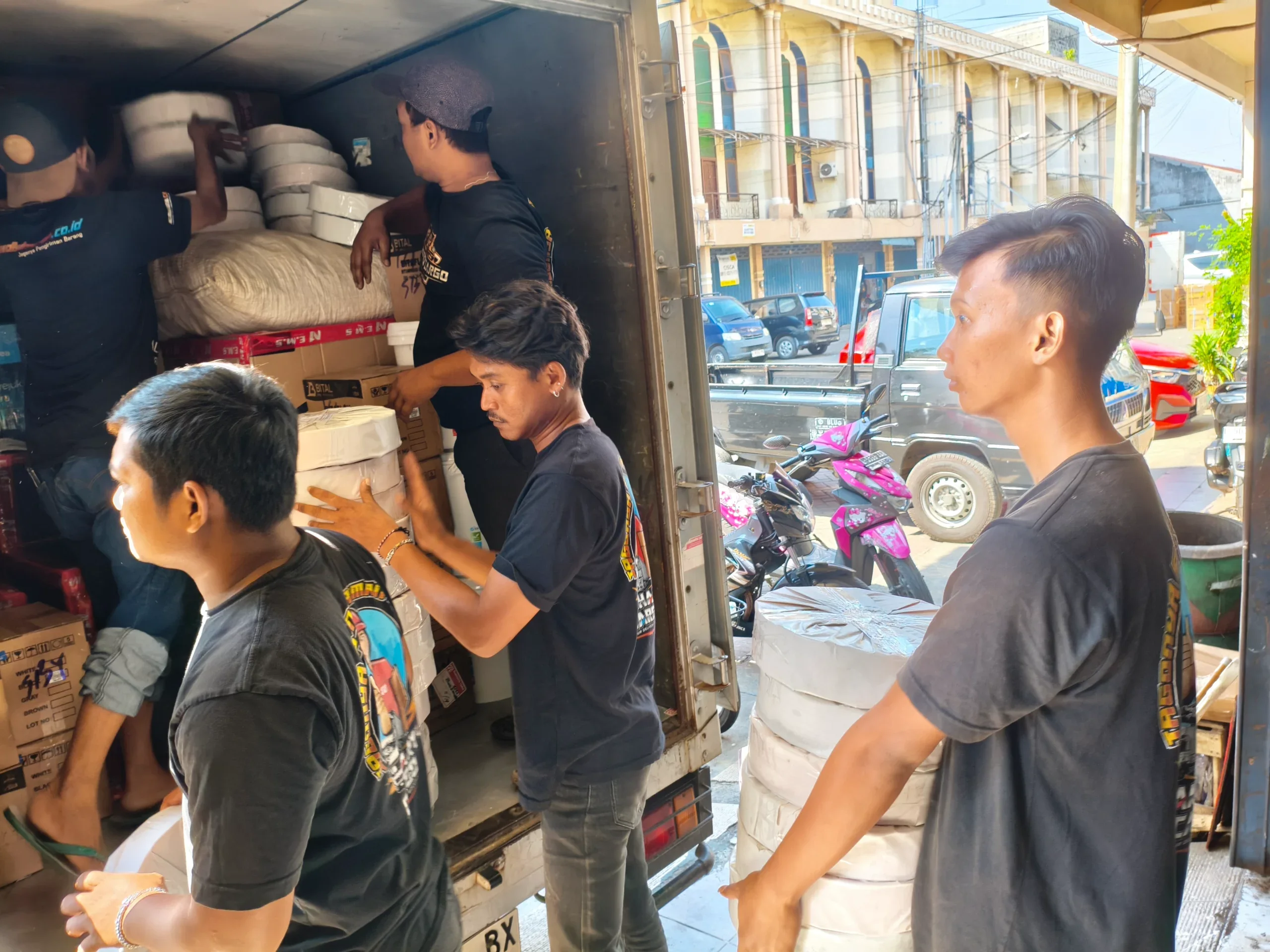 ekspedisi motor surabaya tarakan