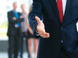 Có nên sử dụng dịch vụ đăng ký nhãn hiệu