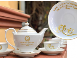 Ấm chén gốm sứ giả danh Văn phòng Chính phủ bán đầy trên mạng