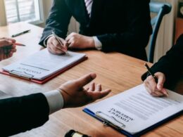 Vì sao bạn cần đến dịch vụ rà soát kiểm tra hợp đồng?