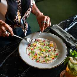 What to know about working with a food photographer?