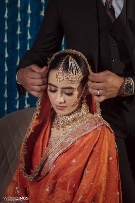 couple pose idea from walima photography in delhi