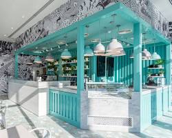  جلسة خارجية لمحل آيس كريم في دبي