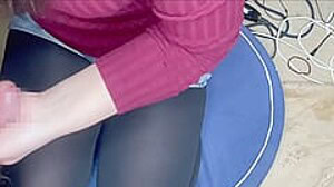 Sperm Bukkake On Black Tights With Older Sisters God Handjob