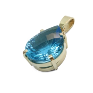 oud goud vermaakt tot een hanger