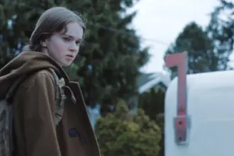 Carrie, a Estranha: série do Prime Video ganha primeiras imagens