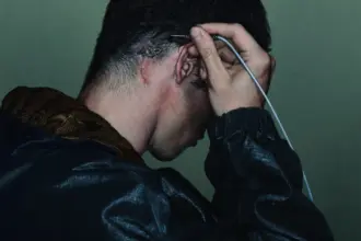 Apple TV divulga trailer e data de estreia da série Neuromancer