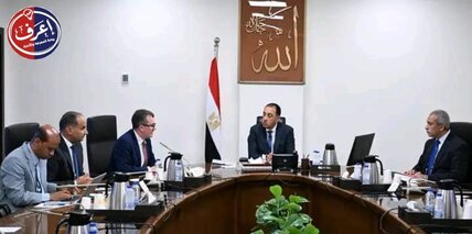 رئيس الوزراء يتابع مع وزير التخطيط ملفات تعزيز الاقتصاد والاستثمار وخطة التنمية