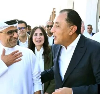 رئيس الوزراء يتفقد فندق بورتالونا