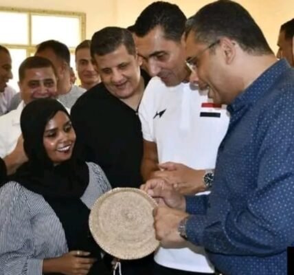 وزير الشباب والرياضة يتفقد مركز شباب الشلاتين ويتابع أنشطة النشء والشباب
