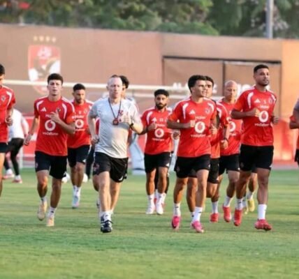 الأهلي يواجه سموحة في الدوري.. تفوق تاريخي للأحمر قبل اللقاء