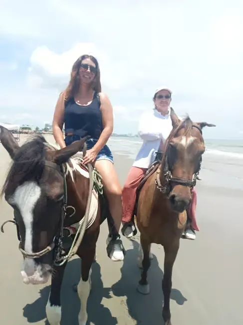 Cartagena: Cabalgata por la Playa con Fotos y Almuerzo - Fulloutdoor