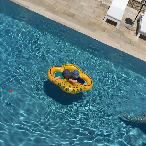 twins swim ring