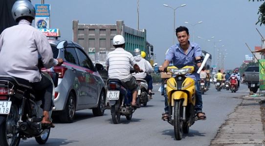 Lỗi ô tô, xe máy đi ngược chiều thì bị xử lý như thế nào?