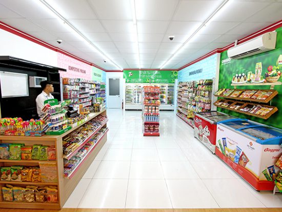 Cửa hàng tiện lợi được hoạt động trong thời gian giãn cách theo chỉ thị 16