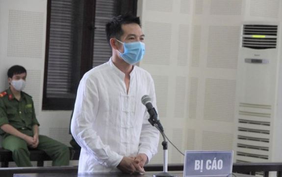 Mâu thuẫn do ghen tuông với vợ cũ, bị "tình địch" đâm trọng thương