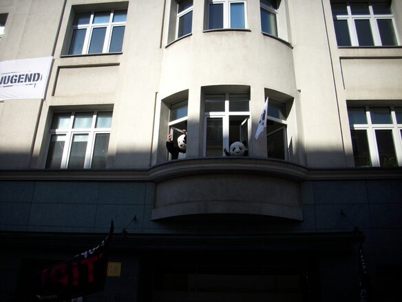 Foto: TTIP-Demo-Berlin-2015-WWF-Panda | skynetblog.de Dieses Werk ist lizenziert unter einer Creative Commons Namensnennung - Nicht-kommerziell - Weitergabe unter gleichen Bedingungen 4.0 International Lizenz.