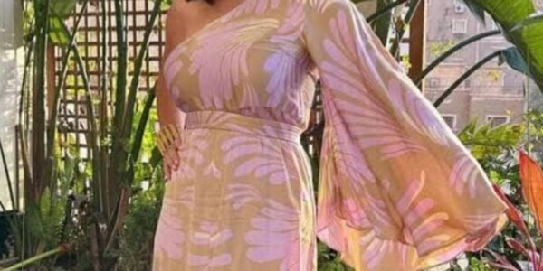 الفنانة نور اللبنانية