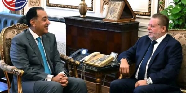 رئيس الوزراء ومحافظ البنك المركزي يبحثان مستجدات الاقتصاد وتطورات التدفقات الدولارية
