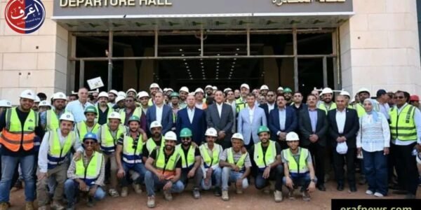 مدبولي يتفقد القطار السريع