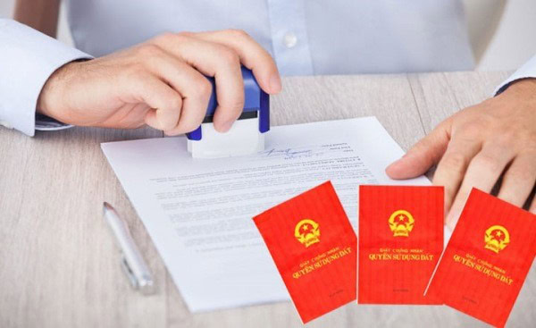 Thủ tục sang tên sổ đỏ có cần công chứng, chứng thực không?