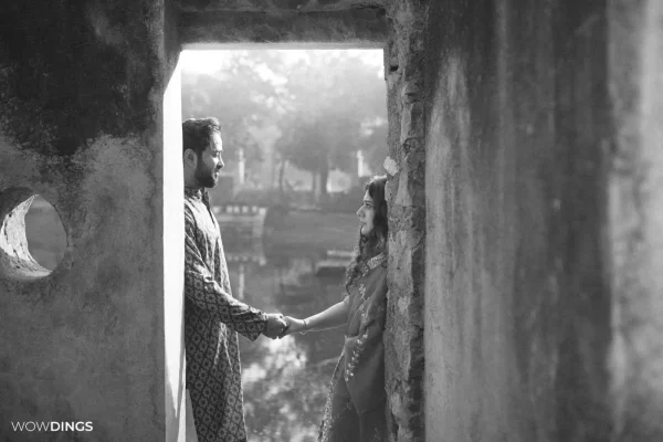 black and white aesthetic couple photography