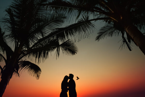 funny goa beach pre-wedding photography