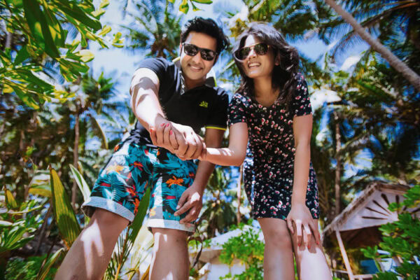 funny goa beach pre-wedding photography