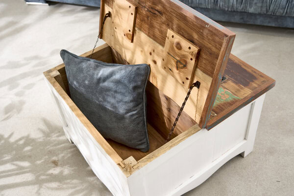 Konferenčný stolík Jakarta 70cm Truhe white wash Mango