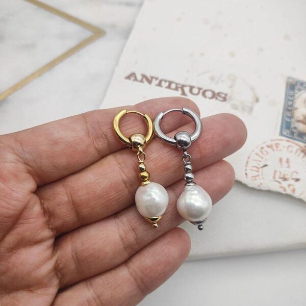 Edison pearl earring