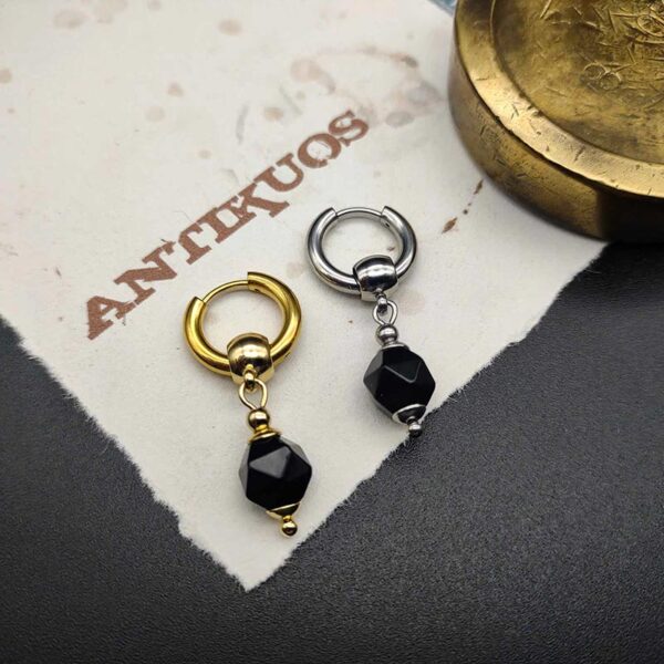 Small Onyx drop earring
