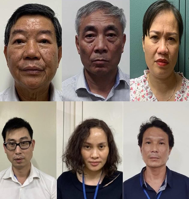 Các đối tượng cùng nhau nâng giá thiết bị y tế bệnh viện Bạch Mai