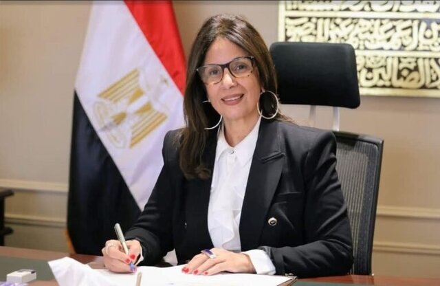 وزيرة الثقافة