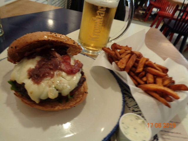 Echt guter Burger: https://www.goodguysfrankfurt.de