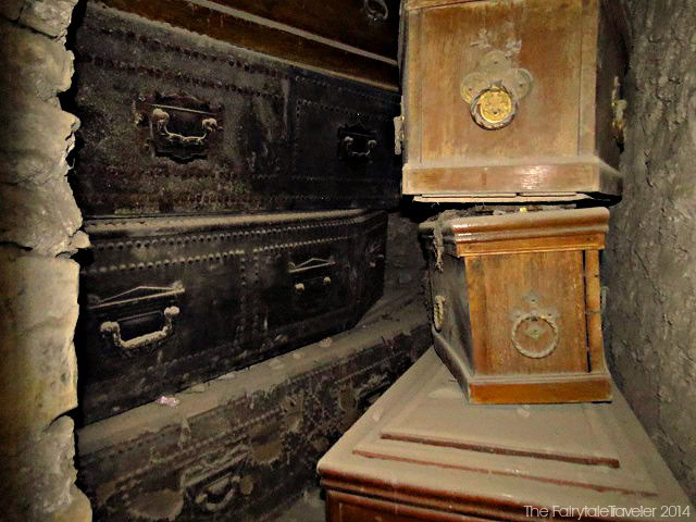 Creepy Dublin, the Mummies of St. Michan's Church