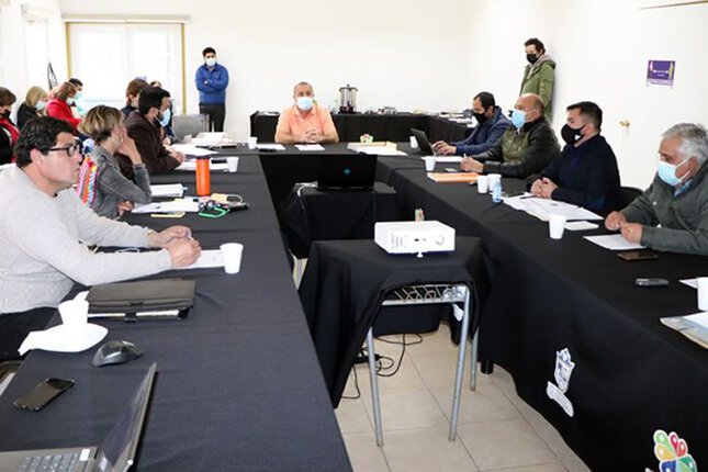 En la sesión del Concejo Municipal de Quintero realizada ayer miércoles 21 de julio, se aprobó el decreto que deroga decreto que restringía el horario de atención del comercio en la comuna por pandemia.