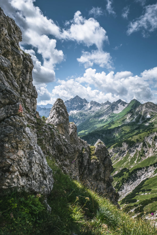 Schroffe Felsen im Allgäu am Jubiläumsweg