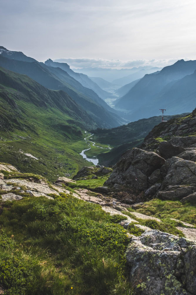 Blick in ein Tal auf dem Stubaier Höhenweg