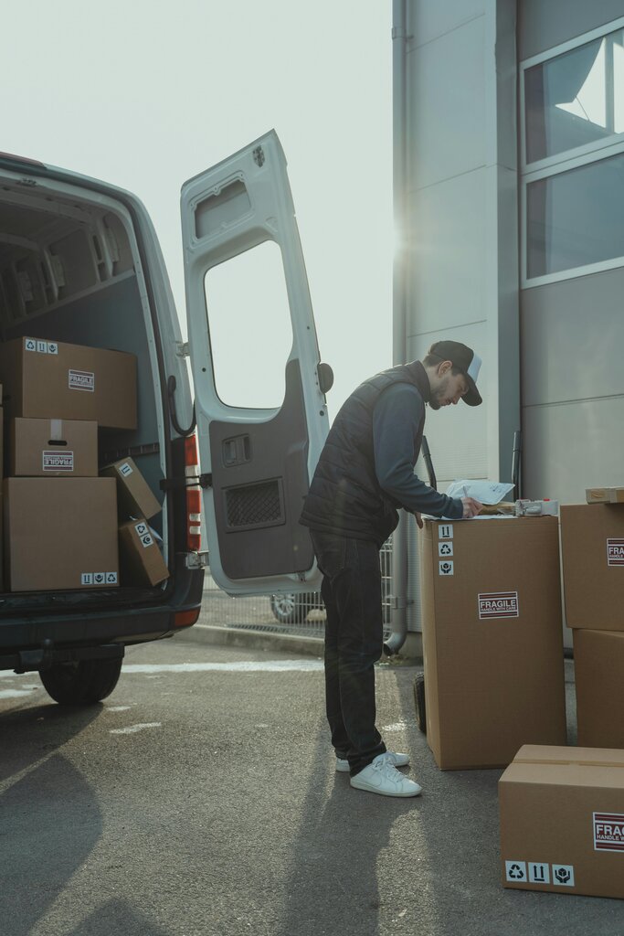 Livreur colis véhicule léger Île-de-France — Nomad Transport