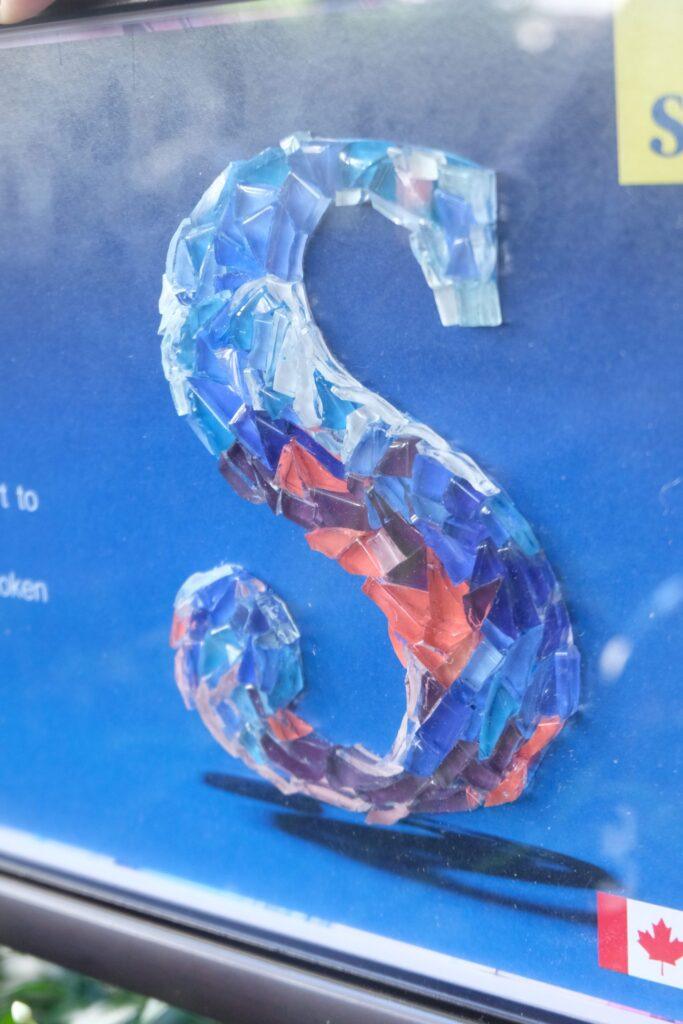 Logo từ đá khảm mosaic