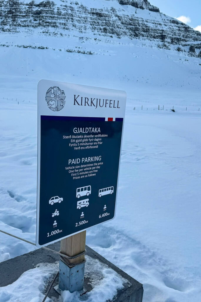 The paid parking sign at Kirkjufell