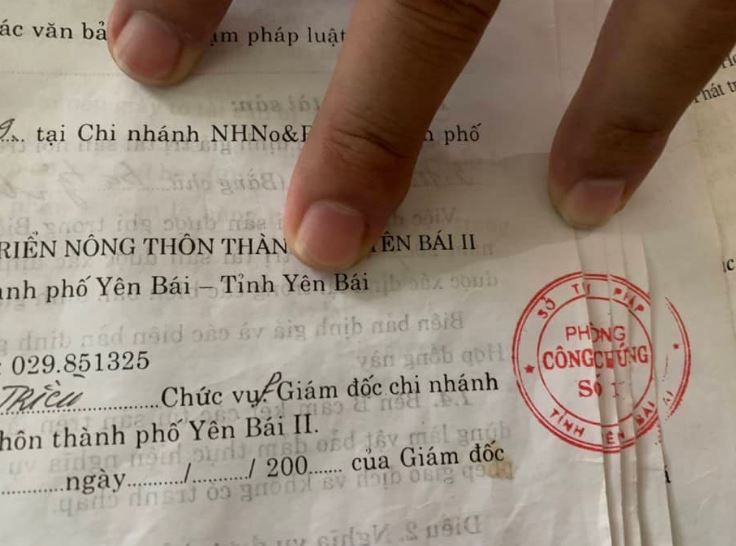Đóng dấu giáp lai