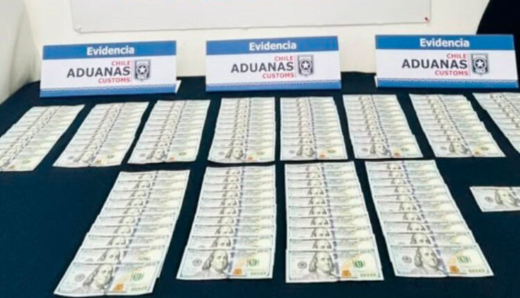 Aduanas detecta US$12.100