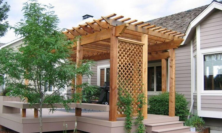 pergola, lebih modern dengan tambahan kaca. sumber: pinhome.id