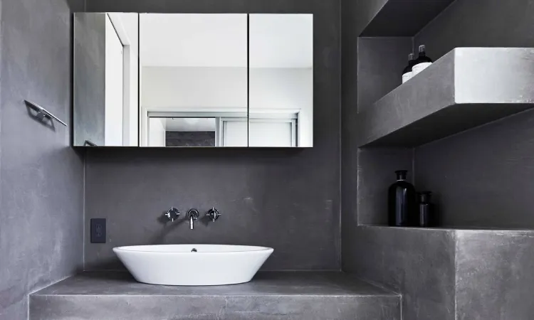 Powder room industrial, Sumber: hzcdn.com