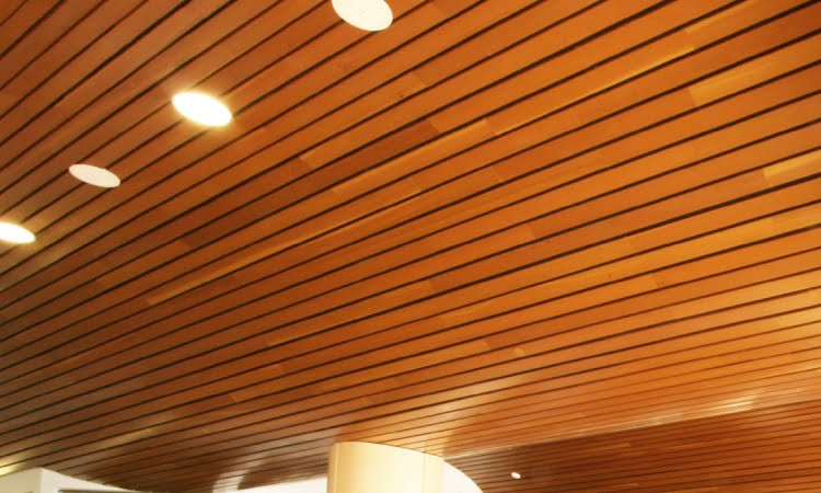 Jenis plafon kayu solid, Sumber: lantaikayu.biz