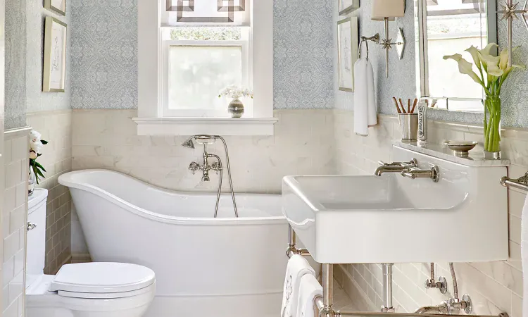 Kamar mandi gaya klasik elegan, Sumber: bhg.com