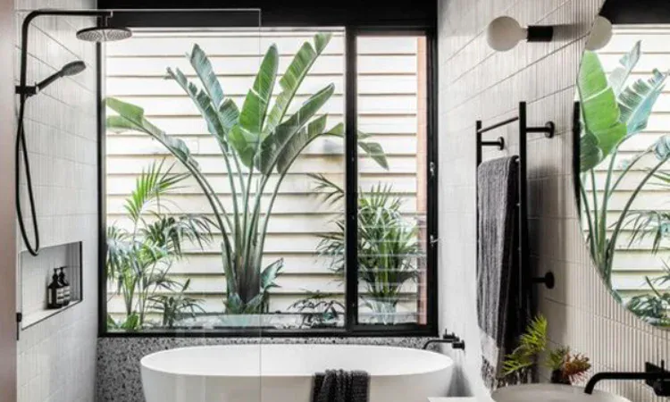 Kamar mandi gaya tropis, Sumber: homemydesign.com